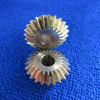 Parti di lavorazione micro di alta precisione di piccolo diametro resistenti CNC in ottone con dentatura curva