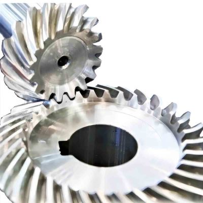Macchine per la lavorazione a CNC di ingranaggi e alberi di ingranaggi a trasmissione ipoide per escavatori